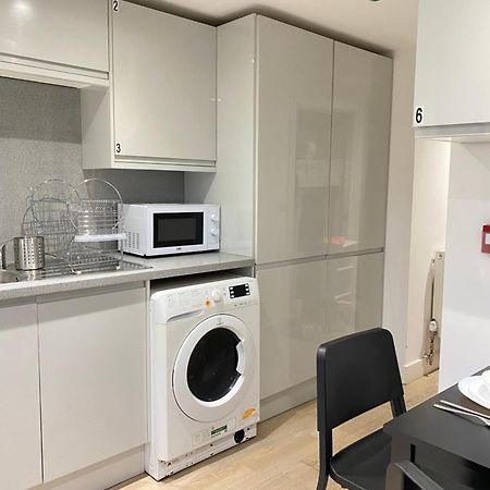 Cozy En-Suite Near Stratford London Exterior foto