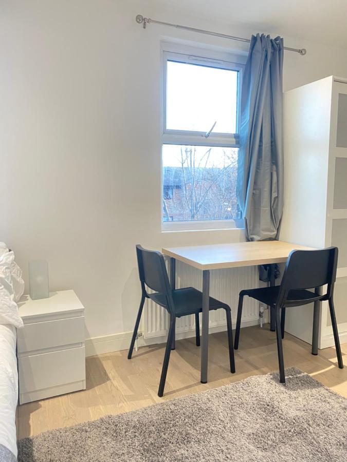 Cozy En-Suite Near Stratford London Exterior foto