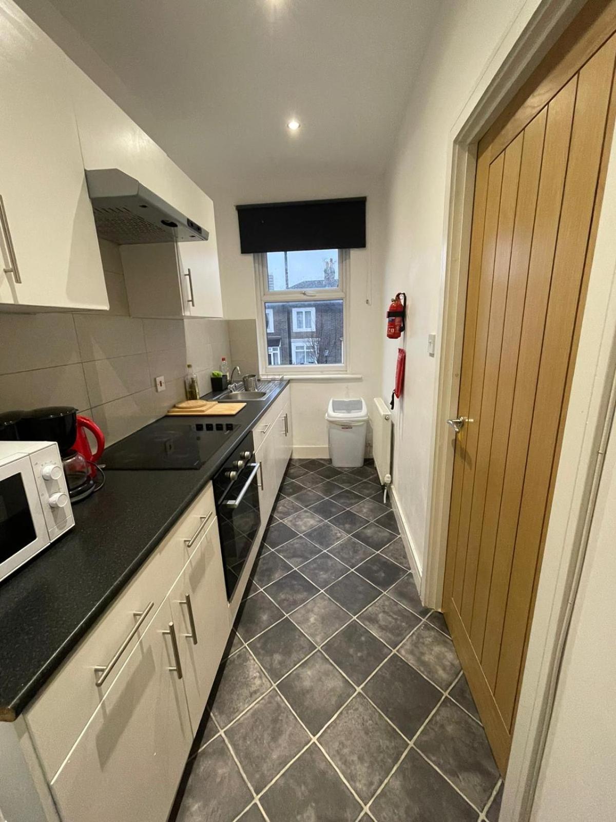 Cozy En-Suite Near Stratford London Exterior foto