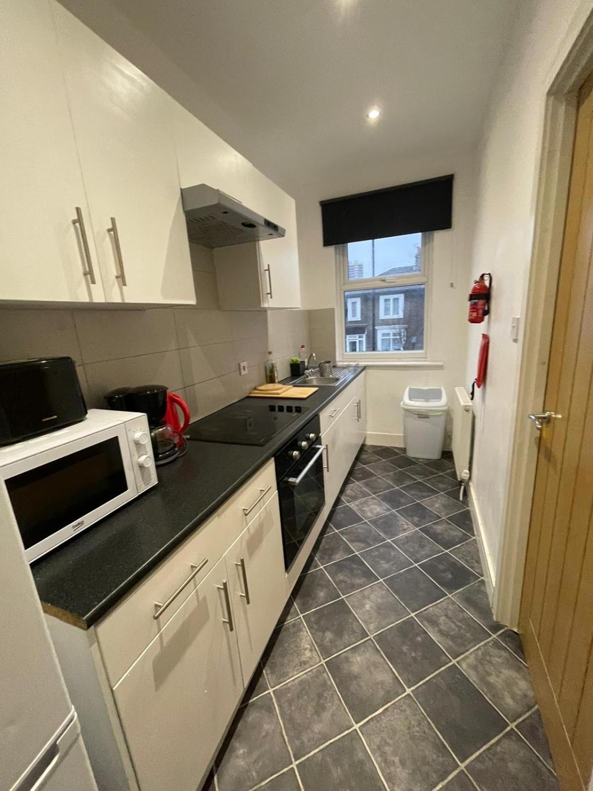 Cozy En-Suite Near Stratford London Exterior foto