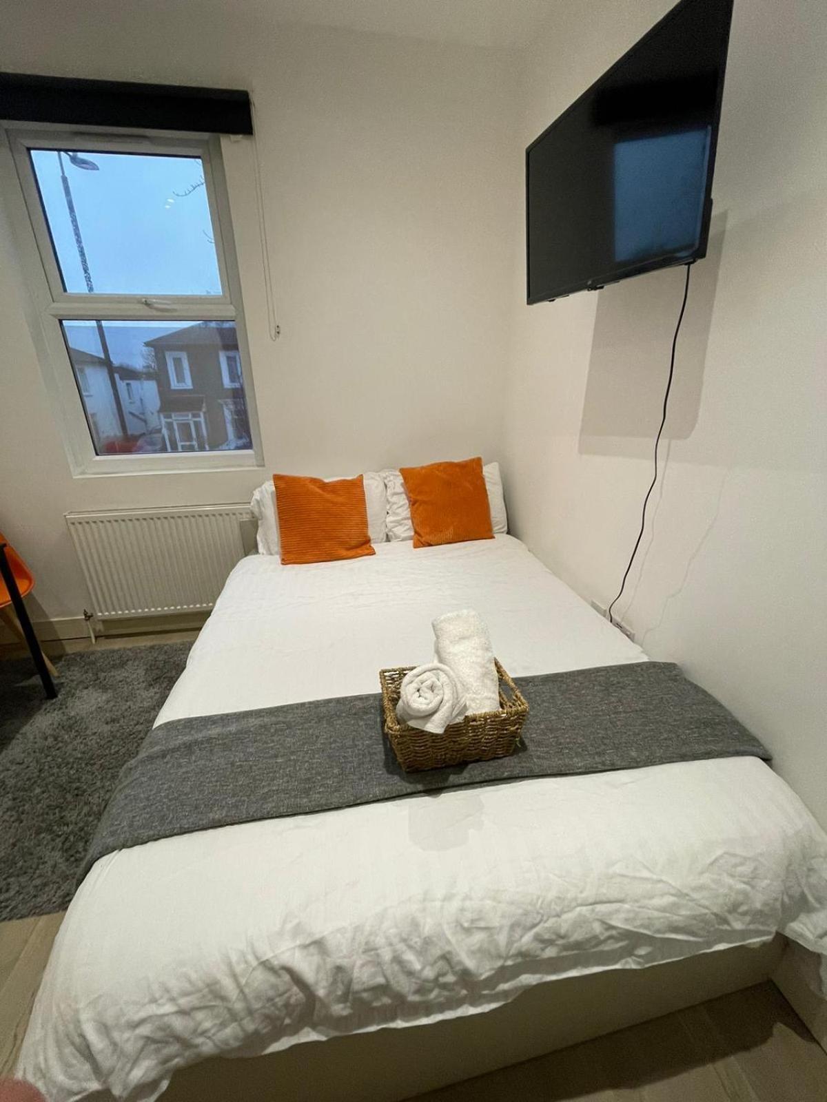 Cozy En-Suite Near Stratford London Exterior foto