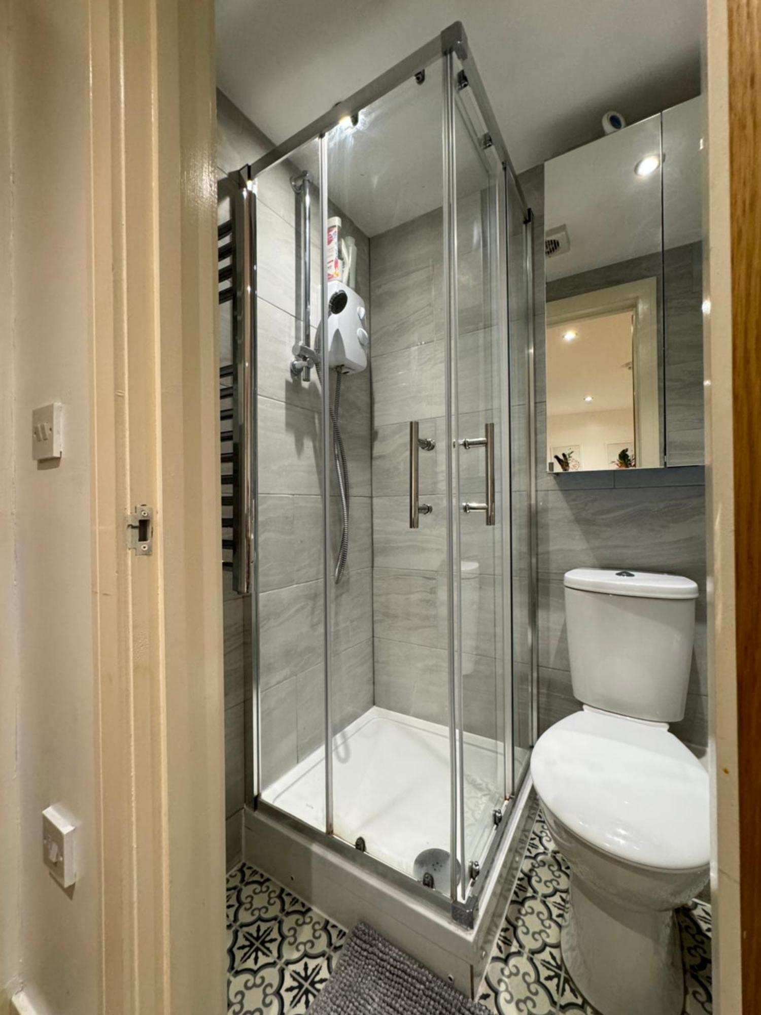 Cozy En-Suite Near Stratford London Exterior foto