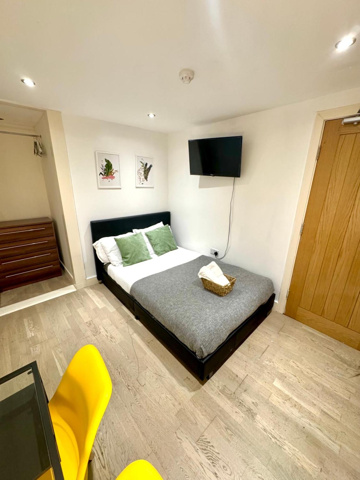 Cozy En-Suite Near Stratford London Exterior foto