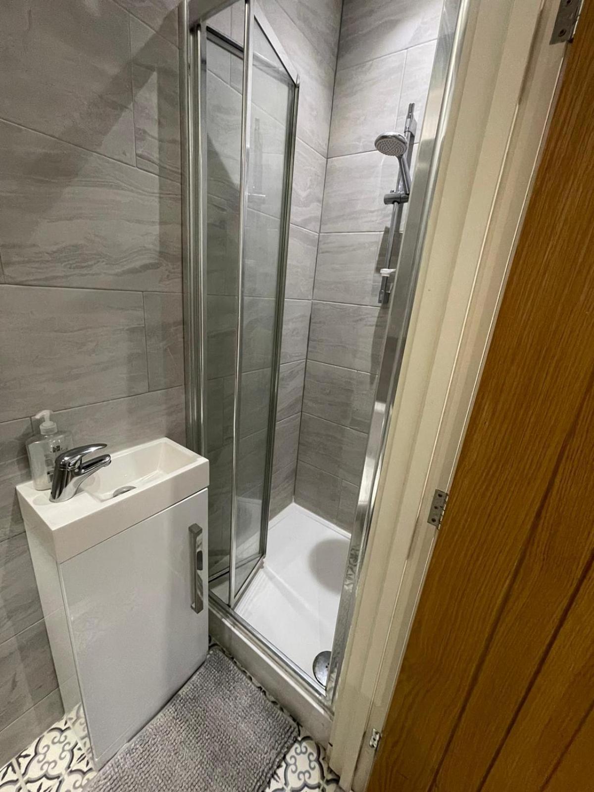 Cozy En-Suite Near Stratford London Exterior foto